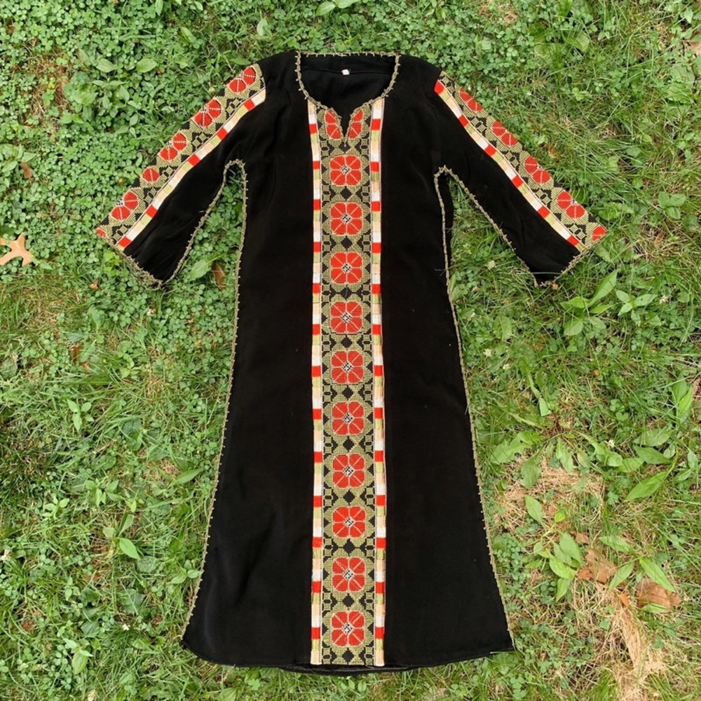 Excellent very cool hippie dress. Multi color